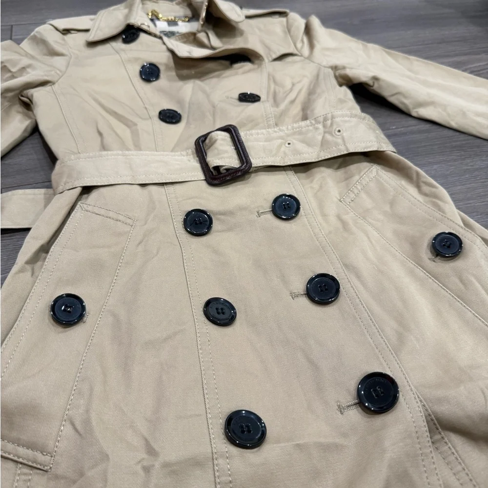 Burberry Clasic Tan Trench Coat - Picture 2 of 4
